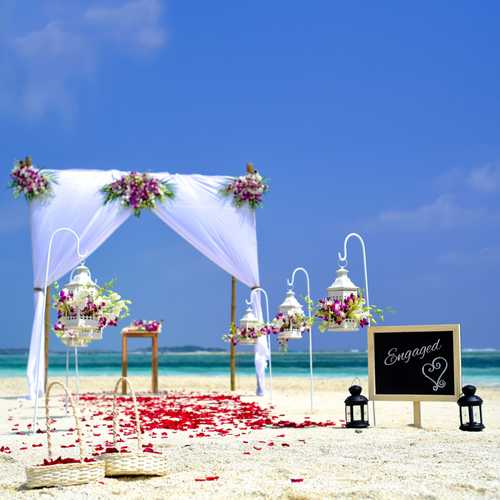 Theme Engagement; Engagement Decor On The Beach